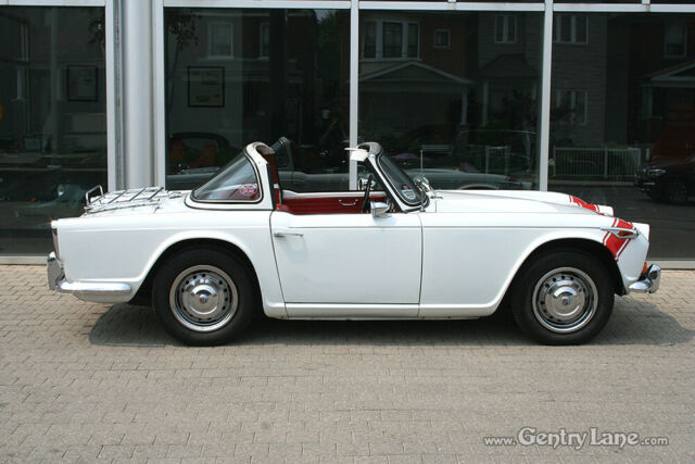 Triumph TR4A 1965 image number 15