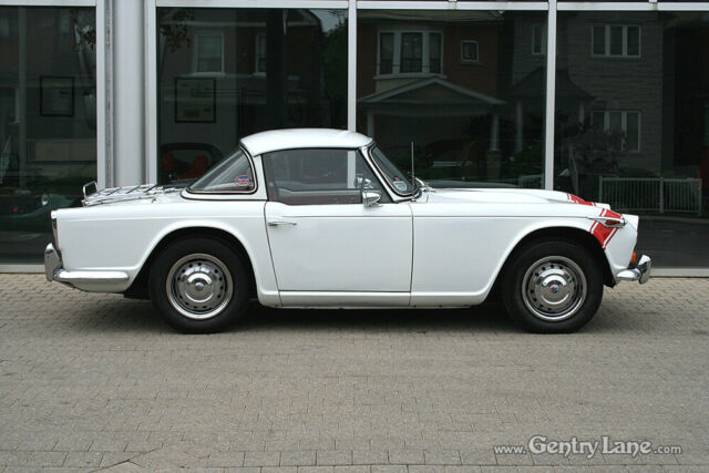 Triumph TR4A 1965 image number 22