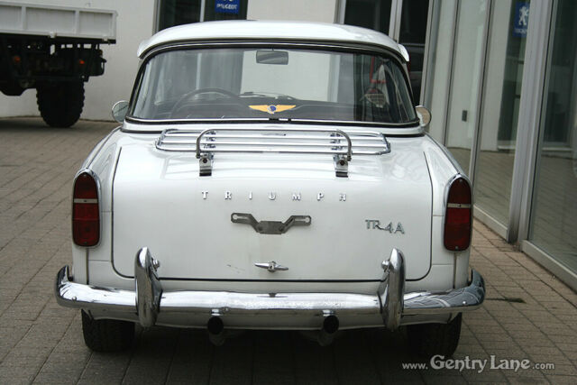 Triumph TR4A 1965 image number 24