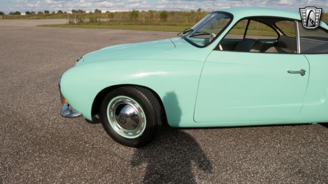 Volkswagen Karmann Ghia 1958 image number 11