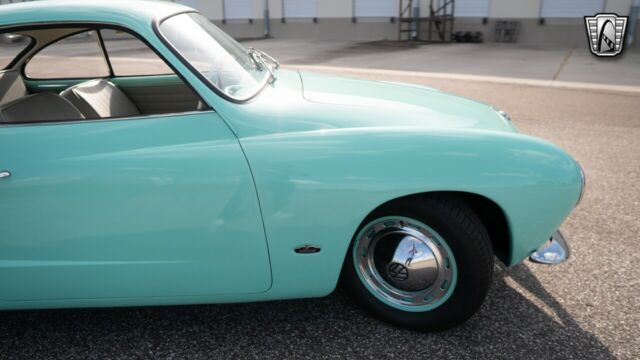 Volkswagen Karmann Ghia 1958 image number 12