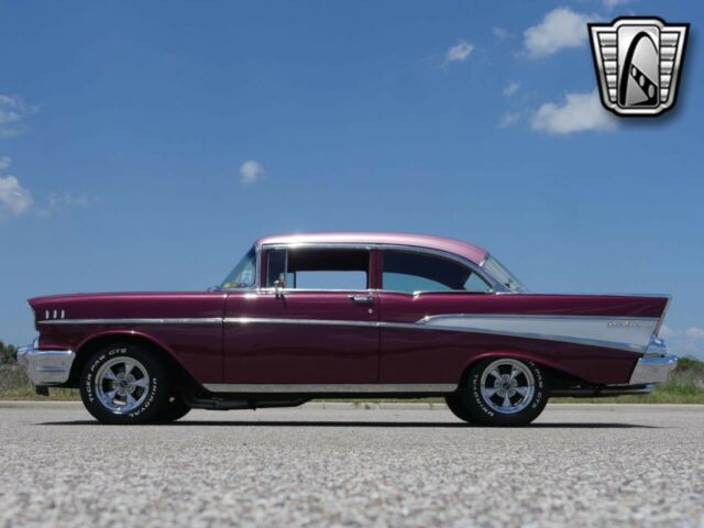 Chevrolet Bel Air/150/210 1957 image number 2