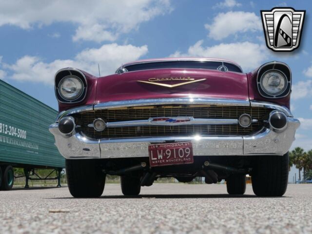 Chevrolet Bel Air/150/210 1957 image number 32