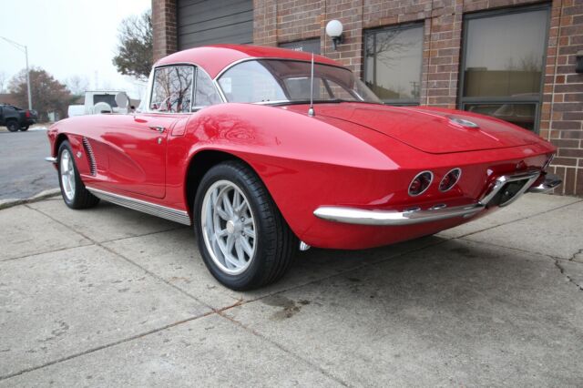 Chevrolet Corvette 1962 image number 2