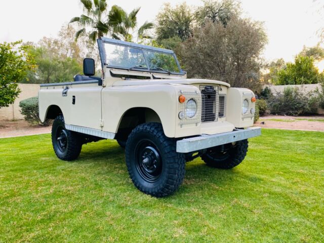 Land Rover Defender 1972 image number 1