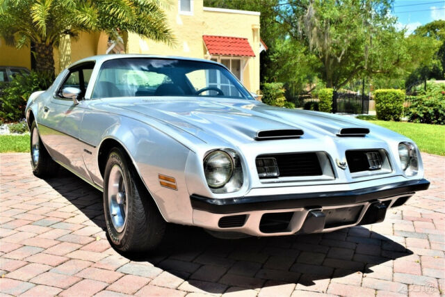 Pontiac Firebird 1975 image number 25