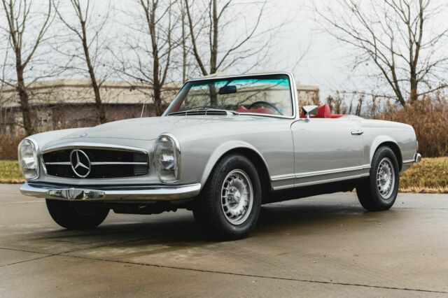 Mercedes-Benz SL-Class 1969 image number 1