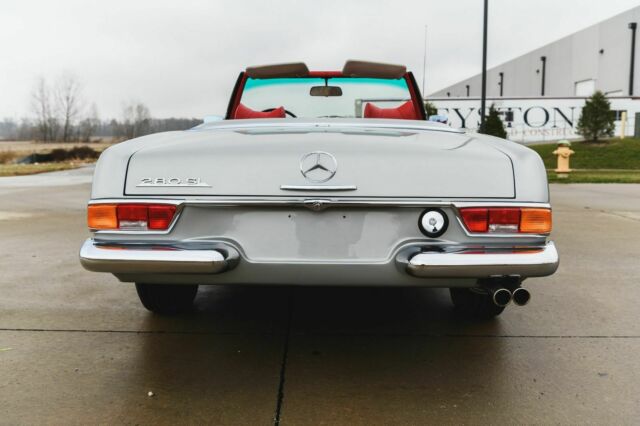 Mercedes-Benz SL-Class 1969 image number 11