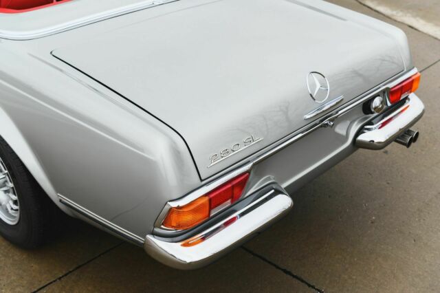 Mercedes-Benz SL-Class 1969 image number 9