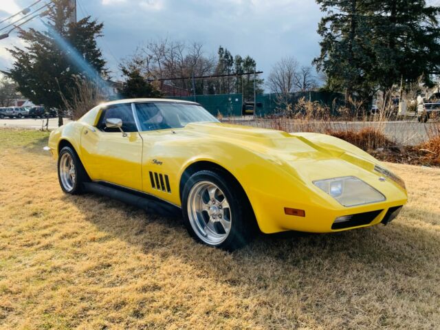 Chevrolet Corvette 1968 image number 0