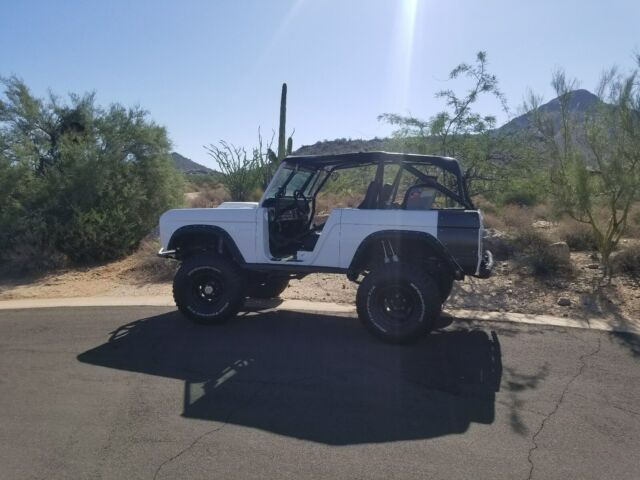 Ford Bronco 1966 image number 15