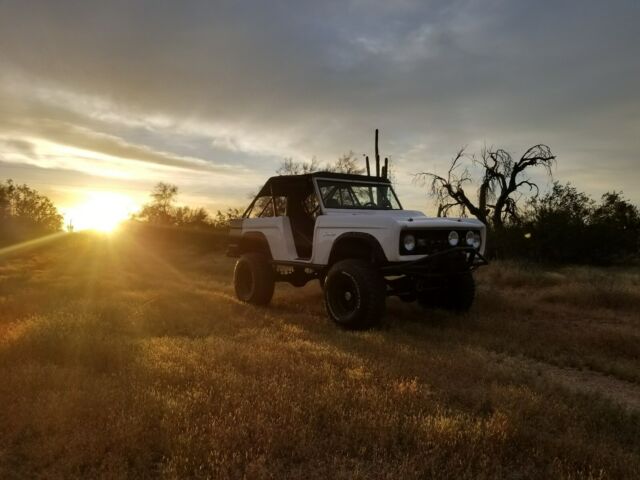 Ford Bronco 1966 image number 18