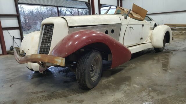 Cord 851 Boattail Speedster replica 1935 image number 18