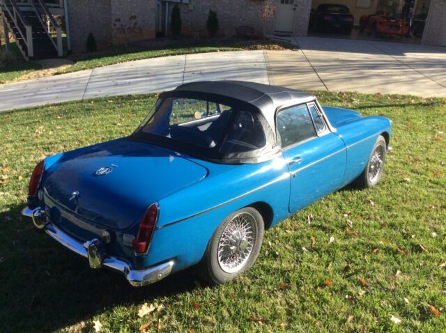 MG MGC 1968 image number 26