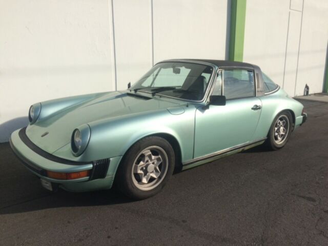 Porsche 911 1975 image number 0