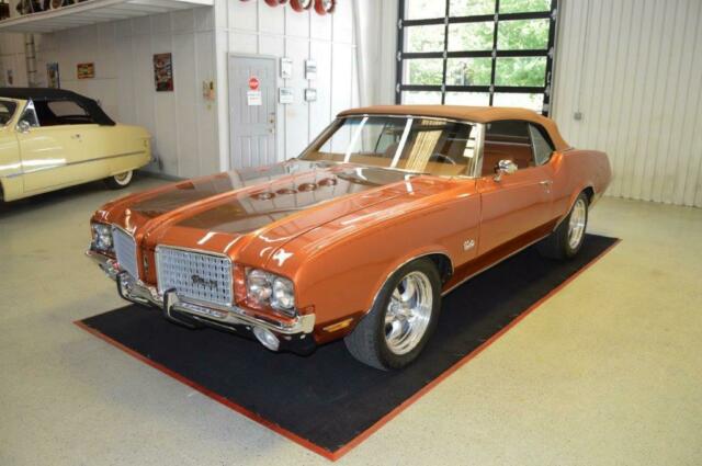 Oldsmobile Cutlass 1972 image number 1