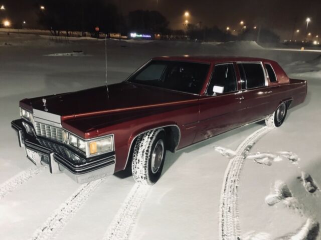 Cadillac Fleetwood 1977 image number 18