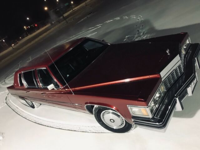 Cadillac Fleetwood 1977 image number 7