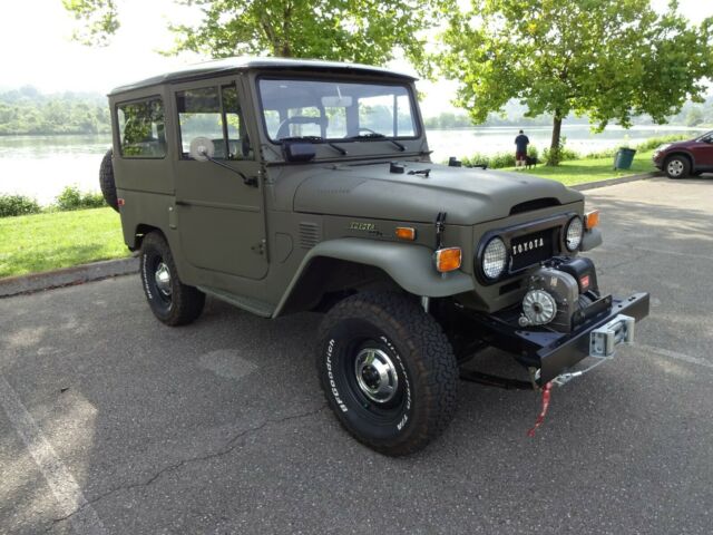 Toyota Land Cruiser 1972 image number 26