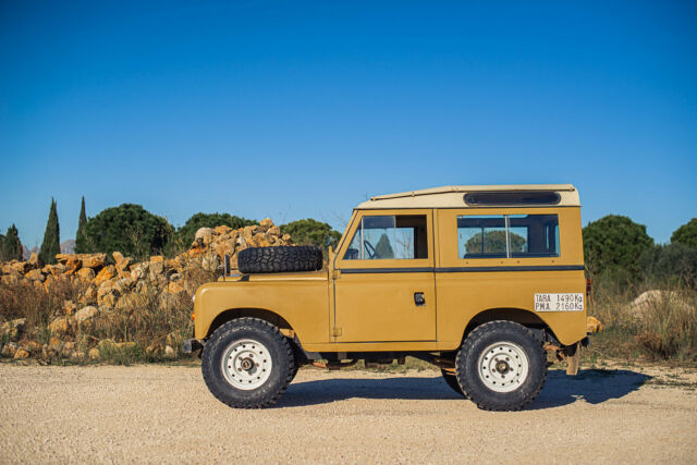 Land Rover 88 1979 image number 24