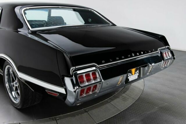 Oldsmobile Cutlass 1972 image number 23