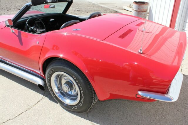 Chevrolet Corvette 1971 image number 18