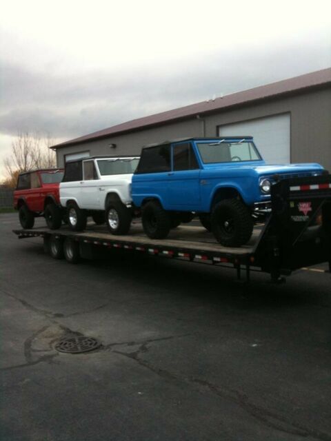 Ford Bronco 1971 image number 2