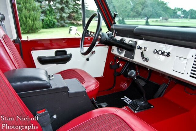 Ford Bronco 1971 image number 4