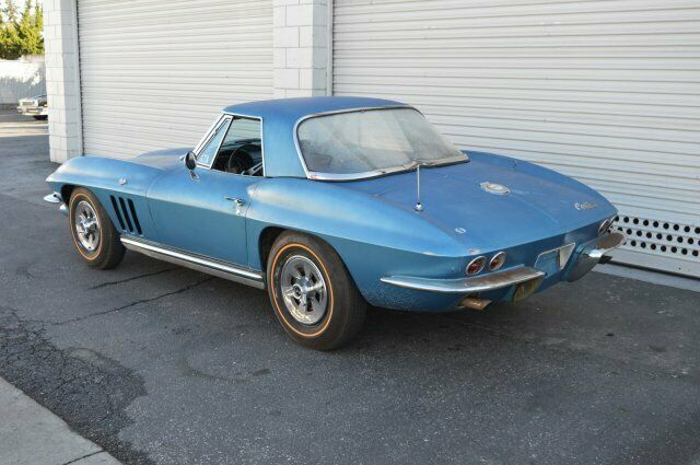 Chevrolet Corvette 1965 image number 31