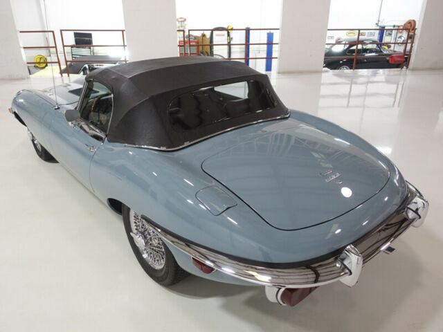 Jaguar E-Type 1969 image number 26