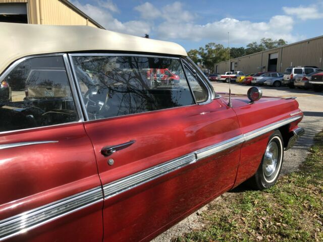 Pontiac Bonneville 1962 image number 33