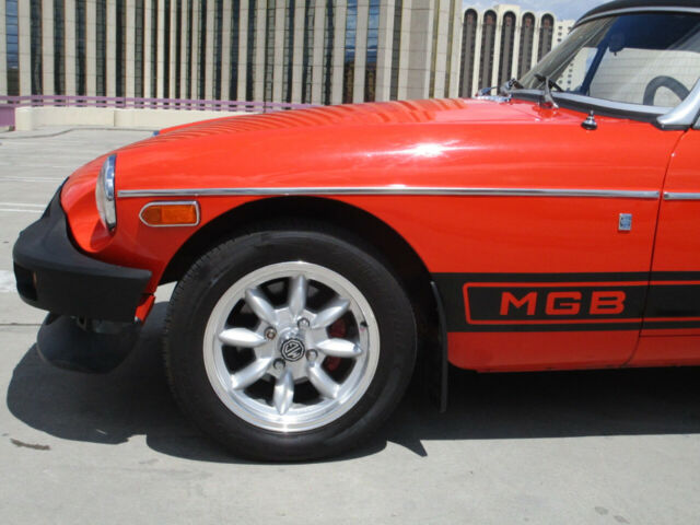 MG MGB 1976 image number 6