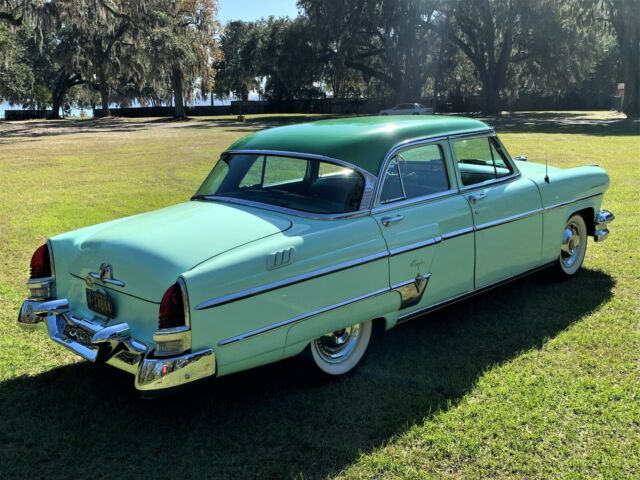 Lincoln Capri 1954 image number 31