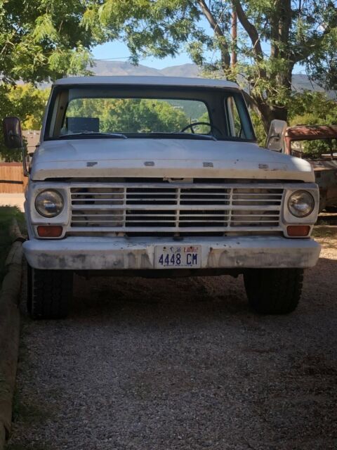 Ford F-250 1969 image number 1