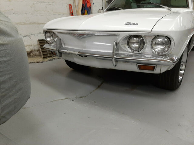 Chevrolet Corvair 1966 image number 0