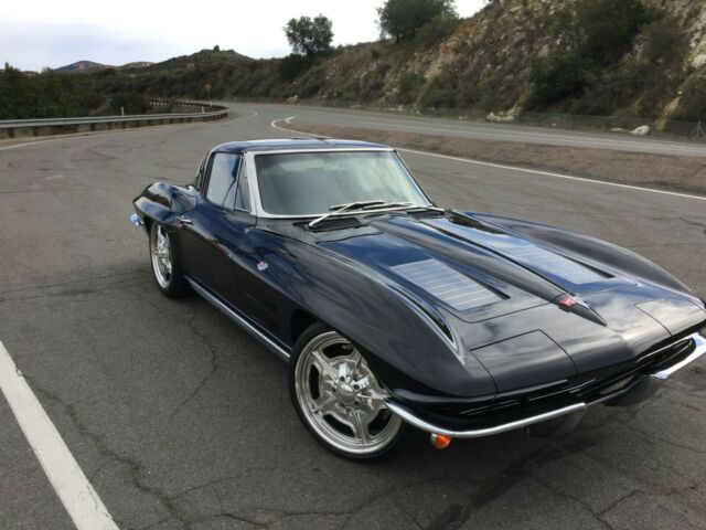 Chevrolet Corvette 1963 image number 30