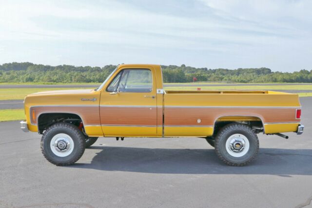 Chevrolet C/K Pickup 3500 1973 image number 13