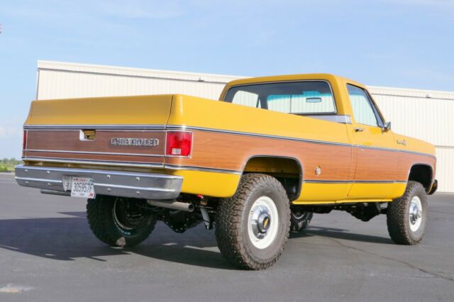 Chevrolet C/K Pickup 3500 1973 image number 30