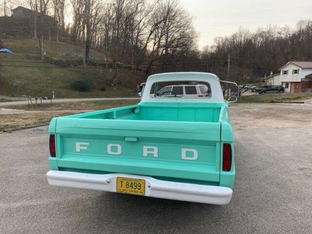 Ford F-250 1966 image number 18