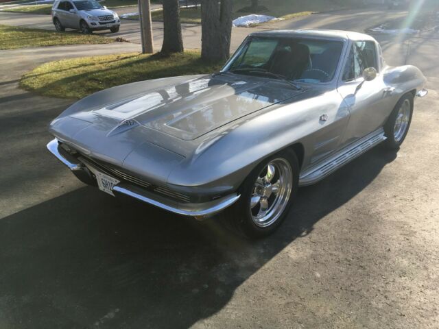 Chevrolet Corvette 1964 image number 1