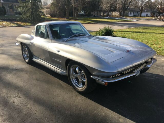 Chevrolet Corvette 1964 image number 24