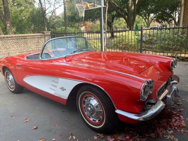 Chevrolet Corvette 1961 image number 3