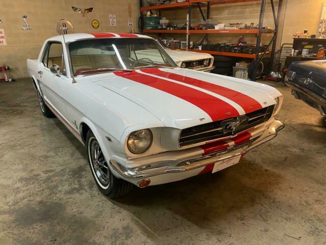 Ford Mustang 1965 image number 29