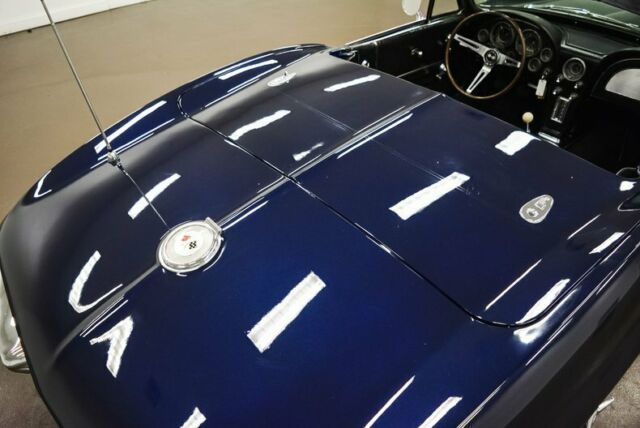 Chevrolet Corvette 1964 image number 17