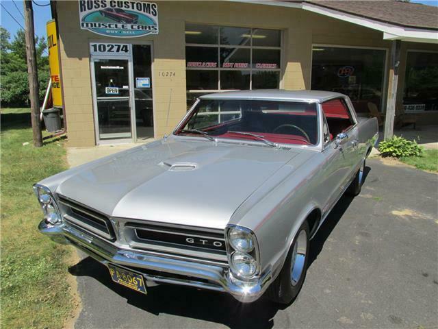 Pontiac Le Mans 1965 image number 2