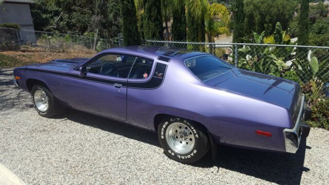 Plymouth Road Runner 1973 image number 26