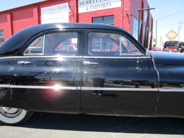 Packard Standard Eight 1949 image number 27