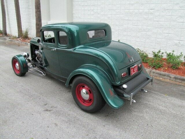 Ford 5 Window Coupe 1932 image number 14