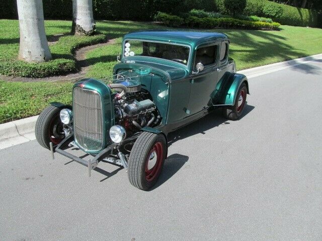 Ford 5 Window Coupe 1932 image number 15