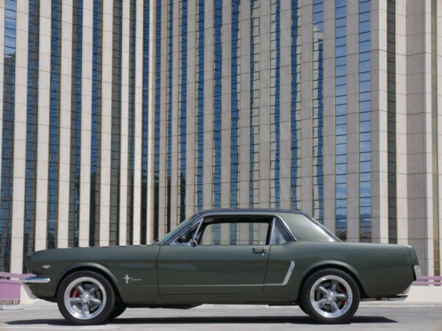 Ford Mustang 1965 image number 0